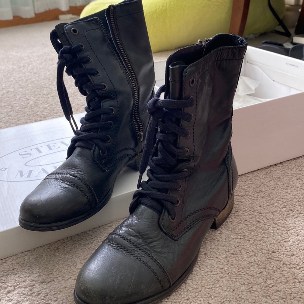 Combat boots